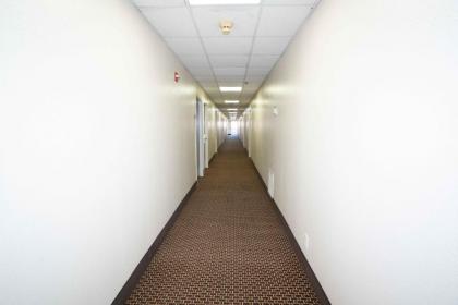 Regency Inn & Suites DFW - image 12