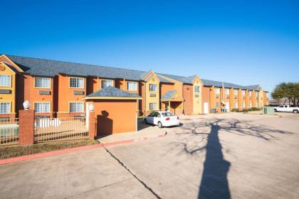 Regency Inn & Suites DFW - image 3