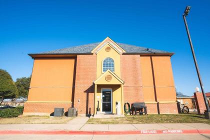 Regency Inn & Suites DFW - image 7