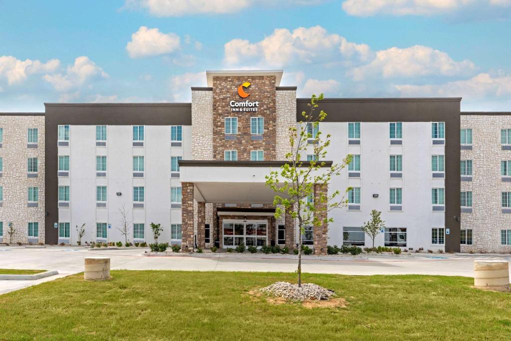 Comfort Inn & Suites - main image