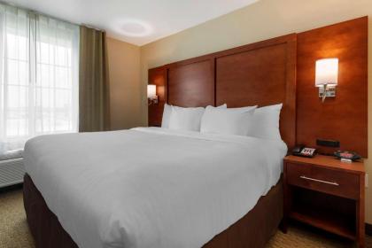 Comfort Inn & Suites - image 11