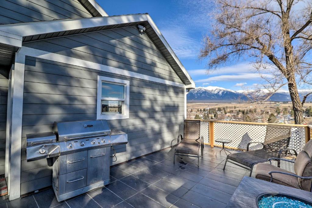 Updated Mountain-View Getaway with Private Hot Tub! - main image