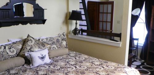 All Seasons Inn - image 2