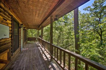 Eureka Springs Studio with Deck Views and BBQ!