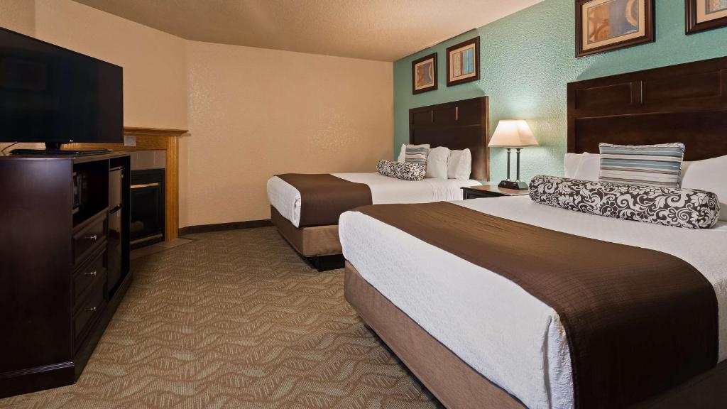 Best Western Plus Bayshore Inn - image 3