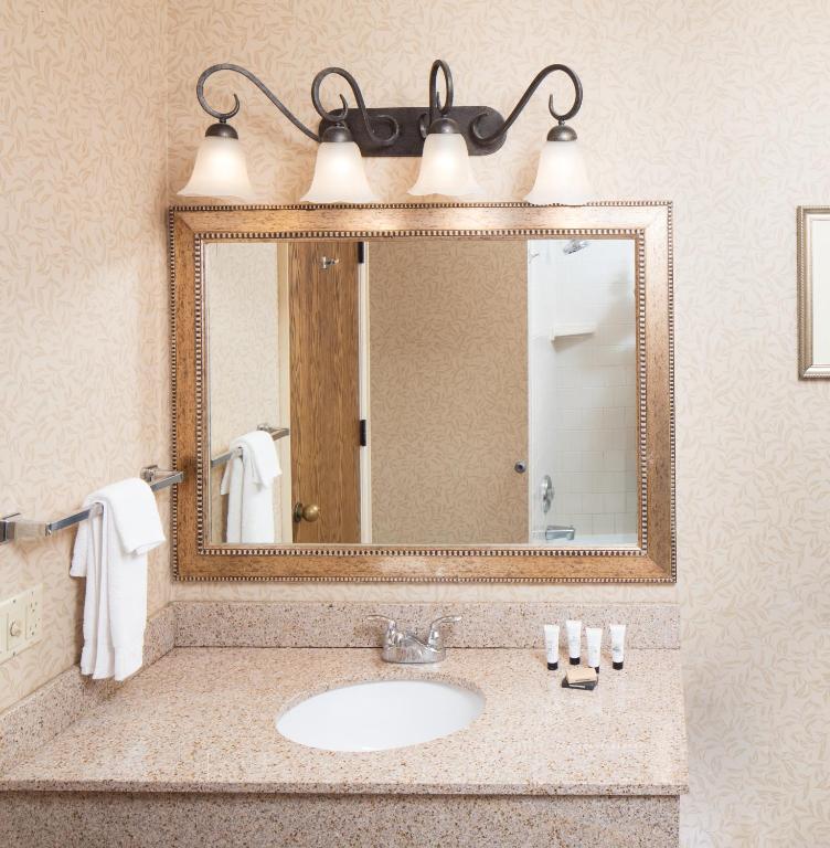Red Lion Hotel Eureka - image 7
