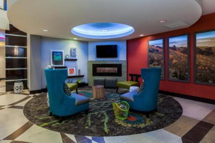 Holiday Inn Express & Suites Eureka an IHG Hotel - image 14