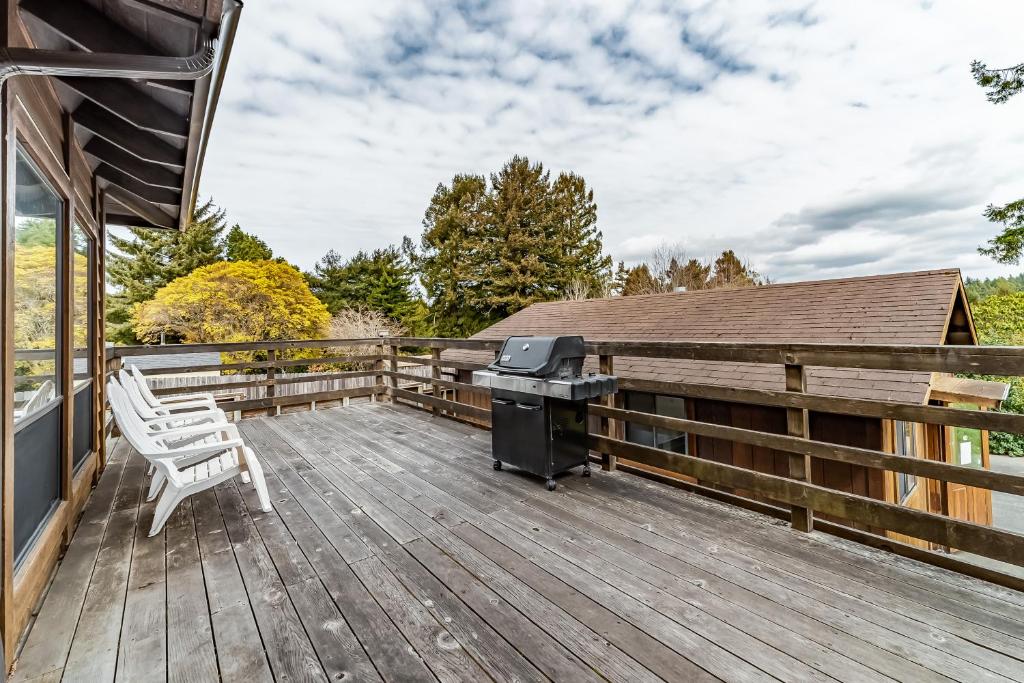 Tall Trees Lodge - image 2