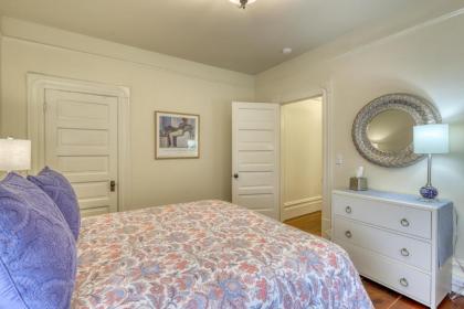 Lilac Victorian Downstairs - image 11