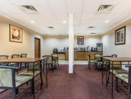 Econo Lodge Eutaw - image 13