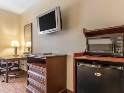 Econo Lodge Eutaw - image 4