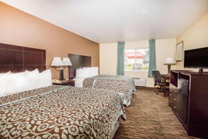 Days Inn by Wyndham Evansdale Waterloo - image 12