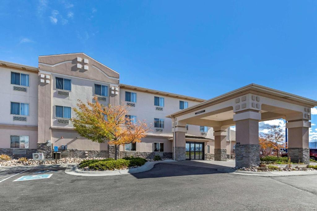 Comfort Inn Evansville-Casper - image 2