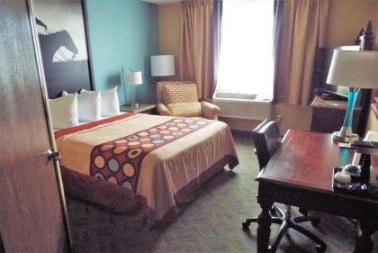 Super 8 by Wyndham Casper East/Evansville - image 14