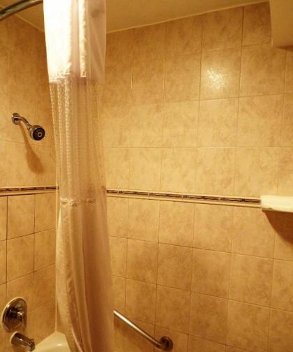 Super 8 by Wyndham Casper East/Evansville - image 2