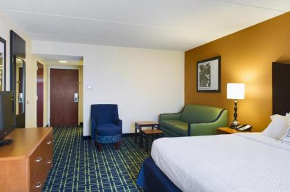 Fairfield Inn by Marriott Evansville East - image 10