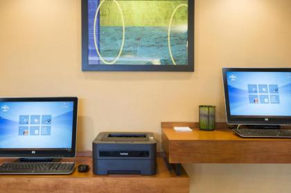 Fairfield Inn by Marriott Evansville East - image 15