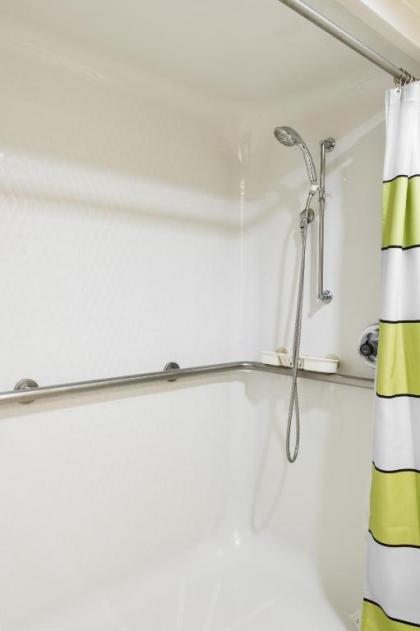 Fairfield Inn by Marriott Evansville East - image 3