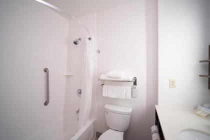 Hilton Garden Inn Evansville - image 7