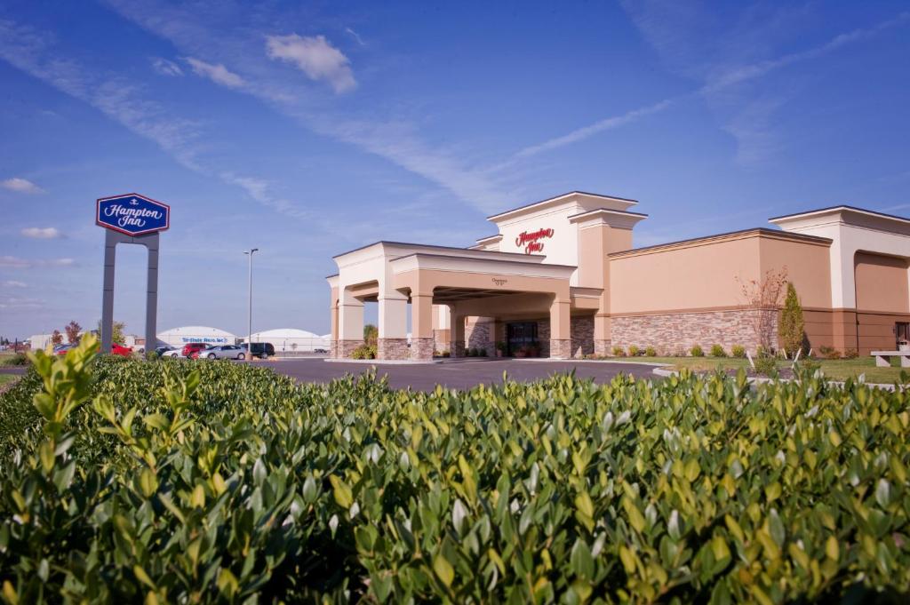Hampton Inn Evansville Airport - main image