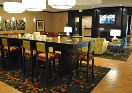 Hampton Inn Evansville Airport - image 15