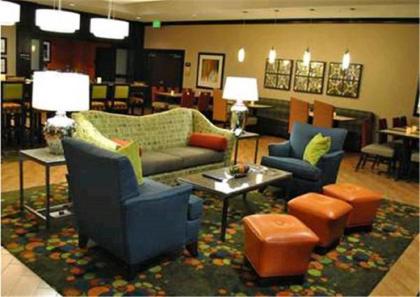 Hampton Inn Evansville Airport - image 4