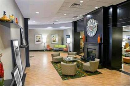 Hampton Inn Evansville Airport - image 6