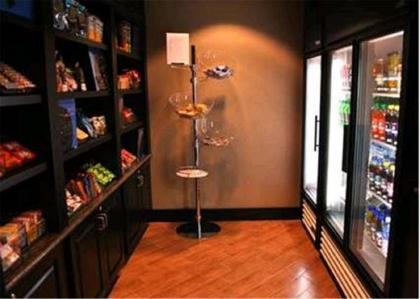 Hampton Inn Evansville Airport - image 7