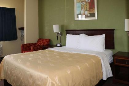 Quality Inn East Evansville - image 8