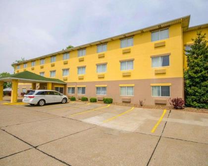 Quality Inn East Evansville - image 9