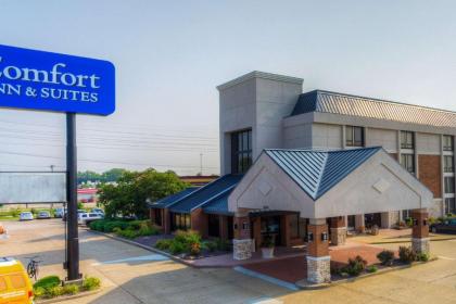 Comfort Inn & Suites Evansville Airport - image 14
