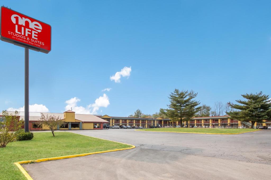 Econo Lodge Evansville - main image