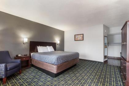 Econo Lodge Evansville - image 13
