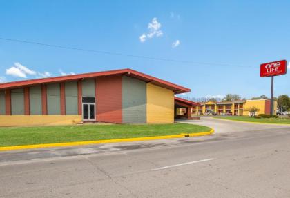 Econo Lodge Evansville - image 6