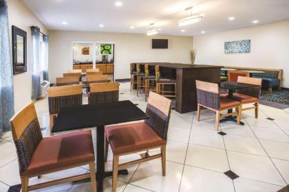 La Quinta by Wyndham Evansville - image 10