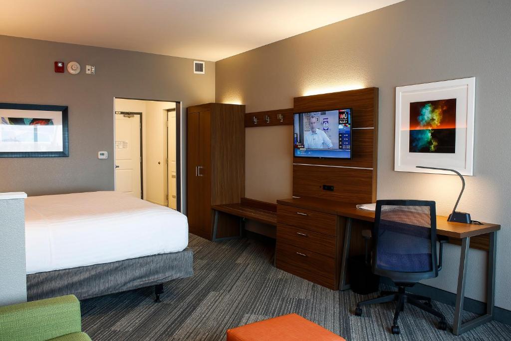 Holiday Inn Express - Evansville an IHG Hotel - image 7