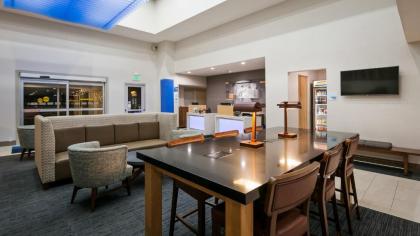 Holiday Inn Express Hotel & Suites Everett an IHG Hotel - image 20