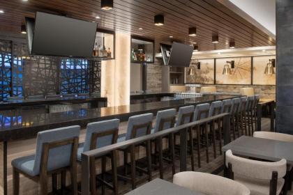 Delta Hotels by Marriott Seattle Everett - image 9