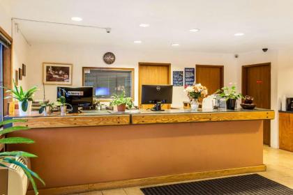 EconoLodge Everett - image 10