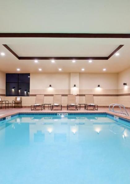 Hampton Inn Seattle/Everett Downtown - image 2