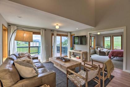 Evergreen Mountain Duplex with Trailhead Access - image 1