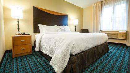 Fairfield Inn and Suites by Marriott Portsmouth Exeter - image 12