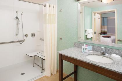 Hampton Inn & Suites Exeter - image 11