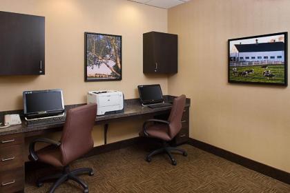 Hampton Inn & Suites Exeter - image 12