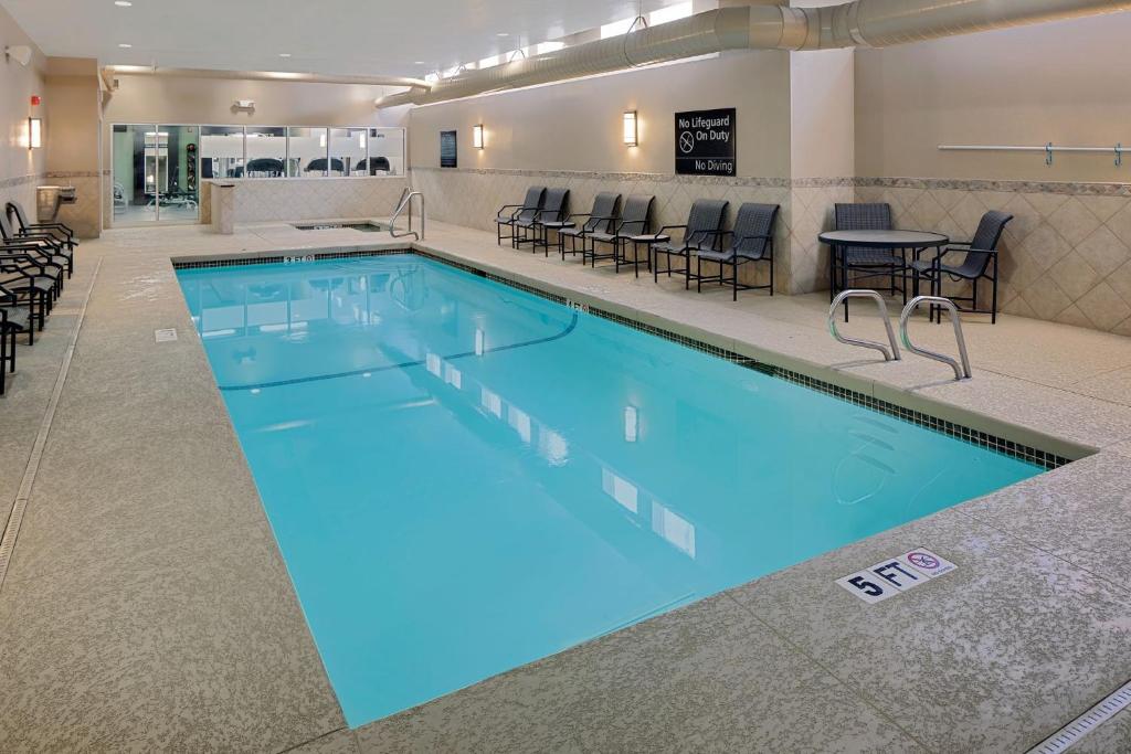 Hampton Inn & Suites Exeter - image 4
