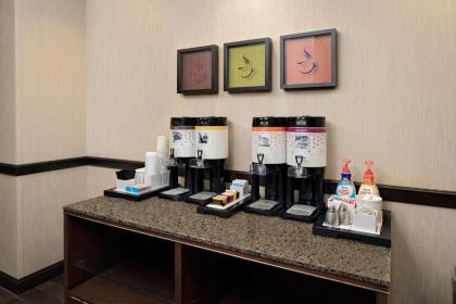 Hampton Inn & Suites Exeter - image 5