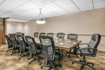 Quality Hotel and Conference Center Exton West Chester - image 3