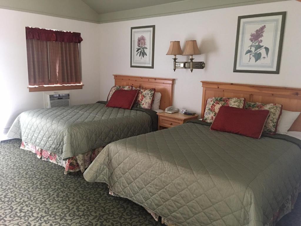 River's Edge Resort - image 2