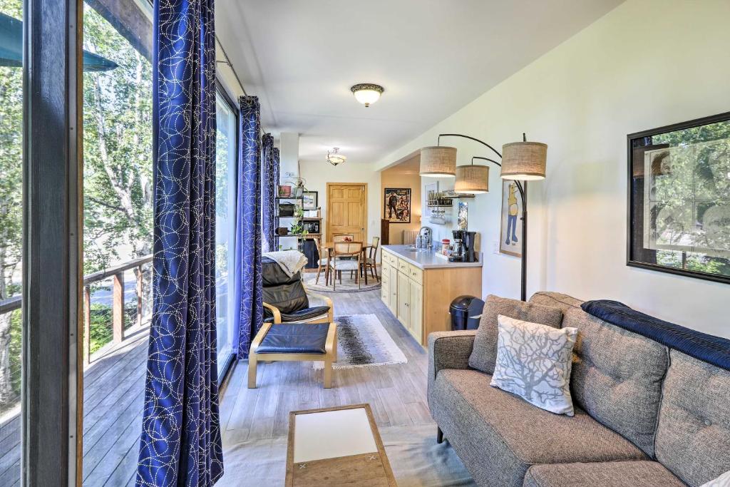 Eclectic Fairbanks Studio Walk to Downtown! - main image