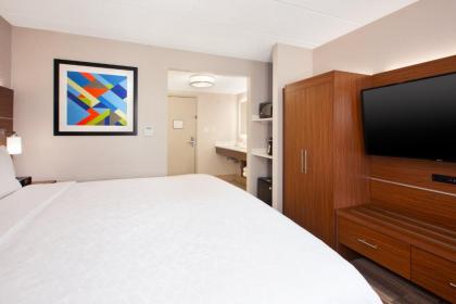 Holiday Inn Express Fairfax-Arlington Boulevard an IHG Hotel - image 21